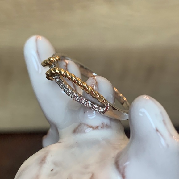 14K Diamond Two-Tone Ring - Picture 4 of 9